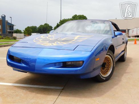 Used 1991 Pontiac Firebird Convertible RWD image 22