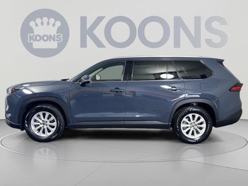 Used 2025 Toyota Grand Highlander AWD image 2