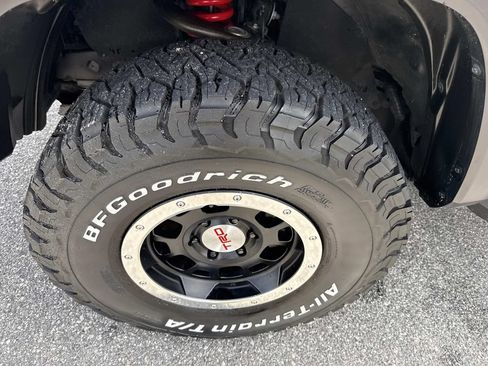 Used 2021 Toyota Tacoma TRD Off-Road w/ TRD Premium Off Road Package AWD/4WD image 11