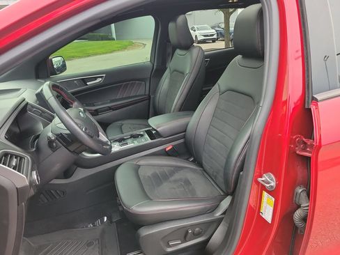 Used 2022 Ford Edge ST-Line w/ Class II Trailer Tow Package AWD/4WD image 12