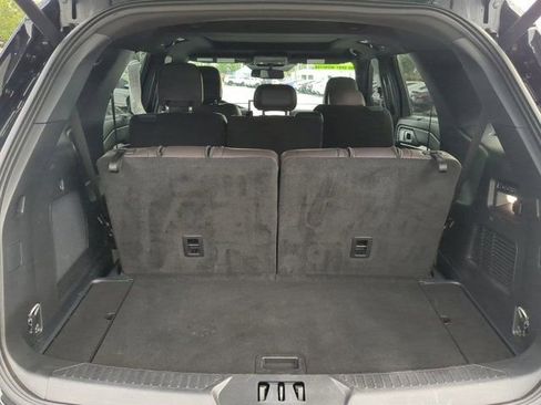 Used 2025 Ford Explorer Platinum AWD/4WD image 12