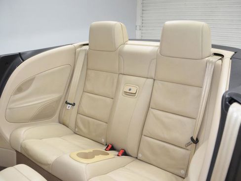 Used 2013 Volkswagen Eos Lux FWD image 25