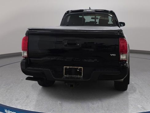 Used 2016 Toyota Tacoma TRD Sport w/ Towing Package AWD/4WD image 7
