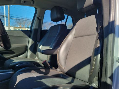 Used 2018 Chevrolet Trax LT w/ LT Convenience Package image 19