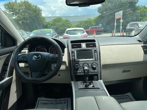 Used 2011 MAZDA CX-9 Grand Touring w/ Moonroof & Bose Audio Pkg FWD image 9