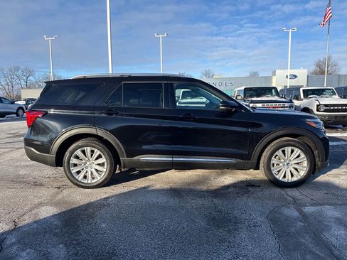 Used 2025 Ford Explorer Platinum w/ LUX Leather Package image 6