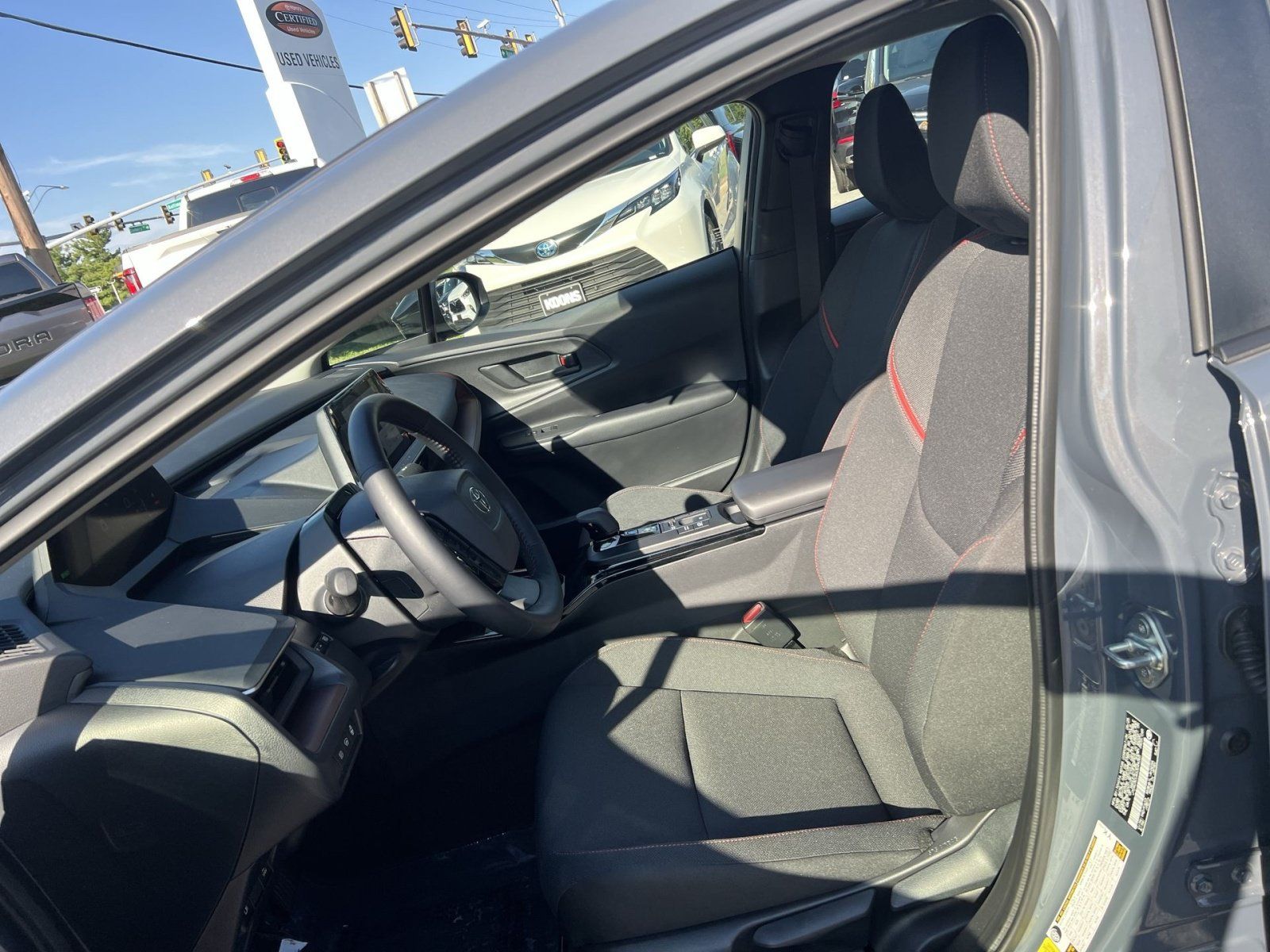 Used 2025 Toyota Prius Plug-In Hybrid FWD image 13