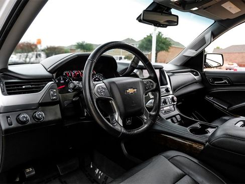 Used 2019 Chevrolet Tahoe LT image 2