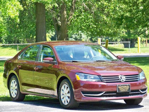 Used 2013 Volkswagen Passat 2.5 S FWD image 2
