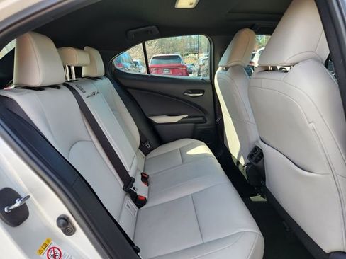 Used 2019 Lexus UX 250h w/ Premium Package image 17