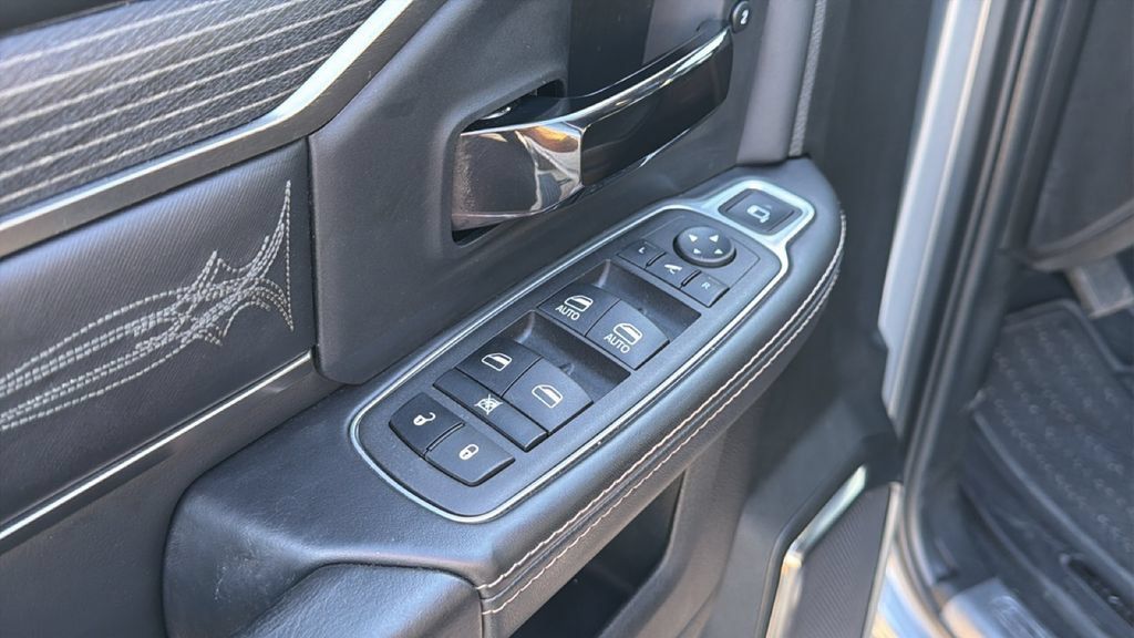 Used 2022 RAM 2500 Limited w/ Night Edition AWD/4WD image 12