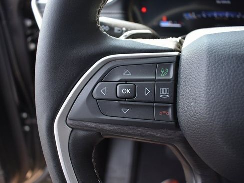 Used 2025 Jeep Grand Cherokee Limited w/ Black Appearance Package image 35