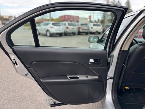Used 2011 Ford Fusion SEL w/ Moons & Tunes Pkg FWD image 18