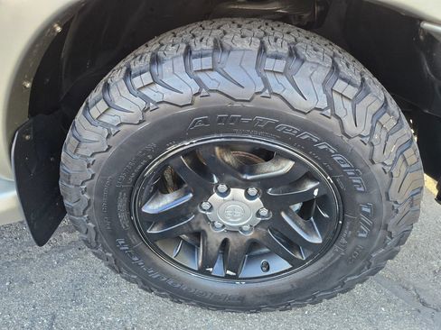 Used 2003 Toyota Sequoia SR5 image 31