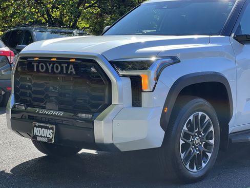 Used 2023 Toyota Tundra Limited AWD/4WD image 28