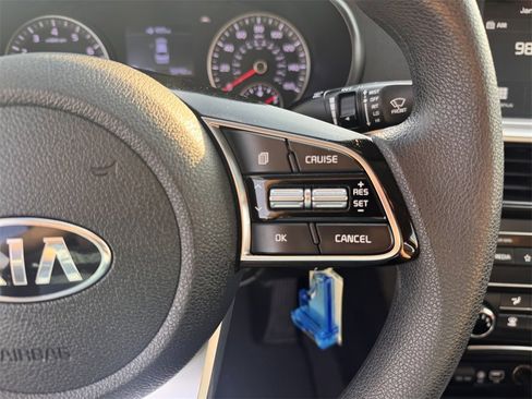 Used 2019 Kia Optima LX image 16