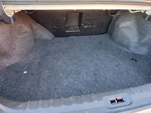 Used 2009 Buick Lucerne CXL image 10