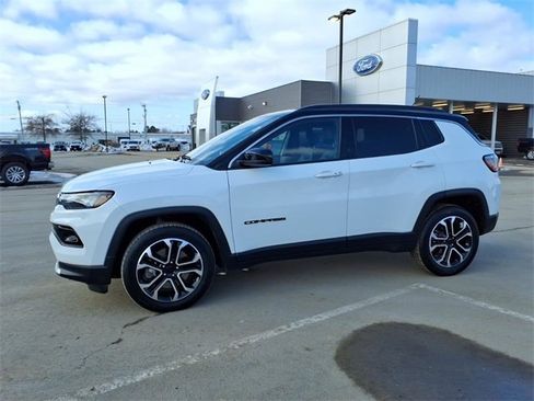 Used 2024 Jeep Compass Limited image 8