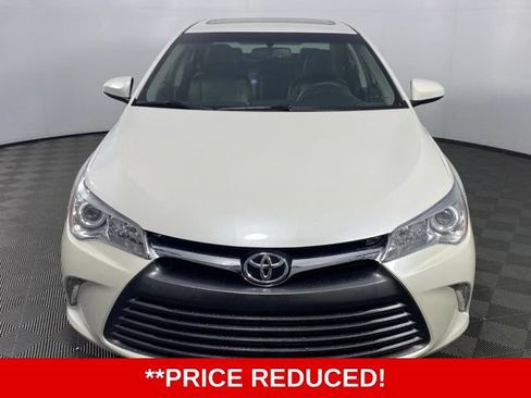 Used 2017 Toyota Camry XLE FWD image 2