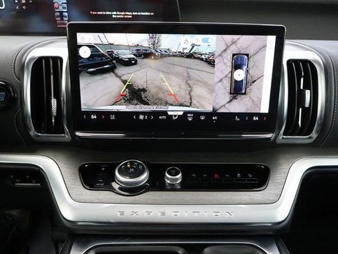 Used 2025 Ford Expedition Platinum image 32