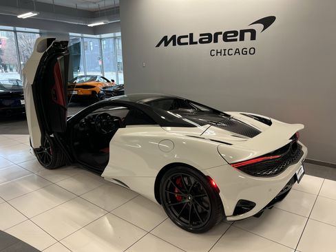 Used 2024 McLaren 750S Spider image 23