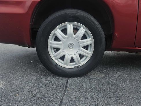 Used 2005 Chrysler Town & Country Touring w/ Leather Interior Group image 6