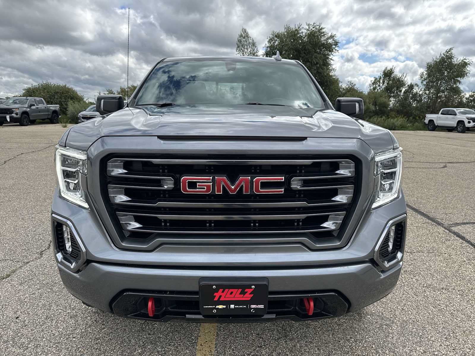 Used 2022 GMC Sierra 1500 AT4 w/ AT4 Preferred Package AWD/4WD image 2