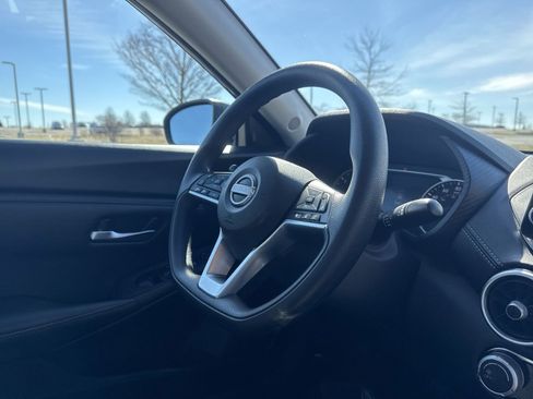 Used 2024 Nissan Sentra SV FWD image 20