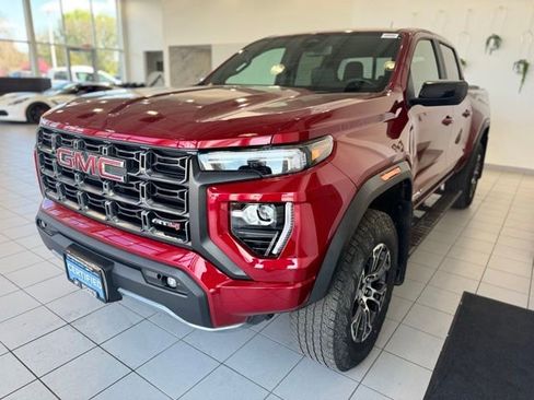 Certified 2024 GMC Canyon AT4 w/ AT4 Premium Package AWD/4WD image 36