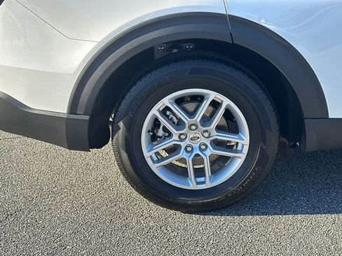 New 2025 Ford Explorer Active w/ Active Comfort Package image 40