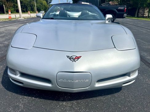 Used 2001 Chevrolet Corvette Convertible w/ Preferred Equipment Group2 RWD image 5