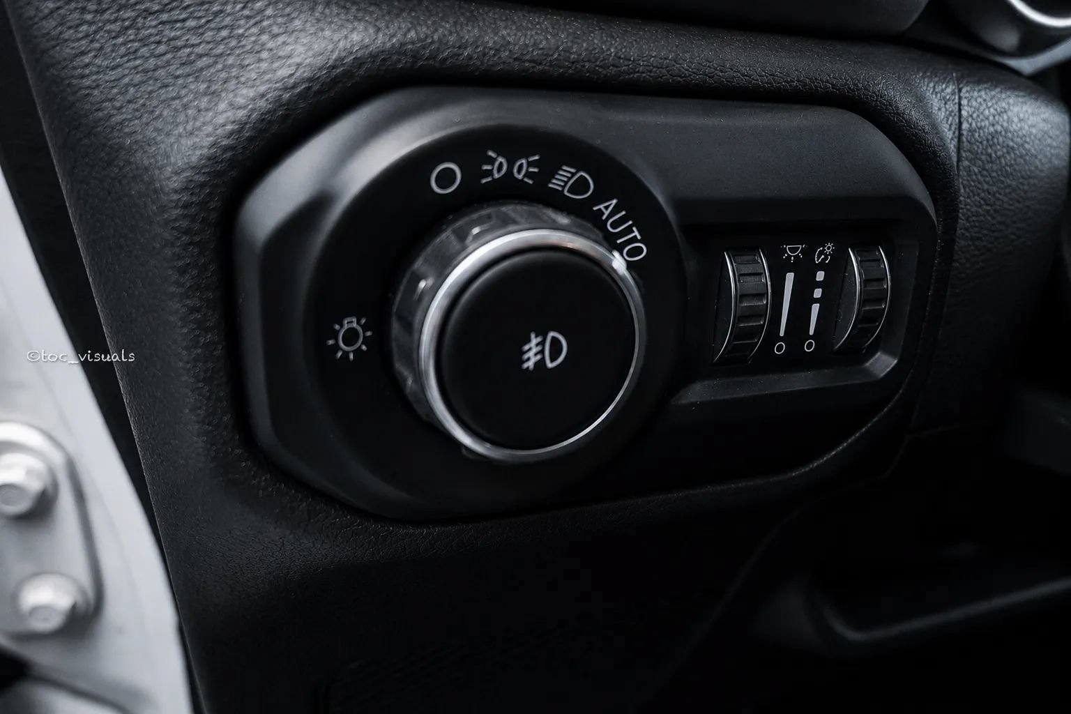 Used 2019 Jeep Wrangler Unlimited Sahara AWD/4WD image 11