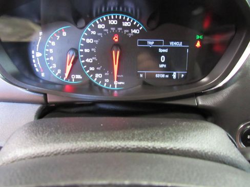 Used 2020 Chevrolet Trax LT w/ LT Convenience Package AWD/4WD image 16