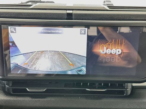 Used 2024 Jeep Gladiator Sport AWD/4WD image 20