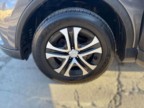 Used 2016 Toyota RAV4 LE AWD/4WD image 15