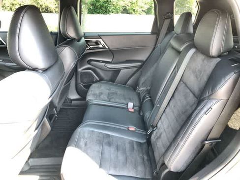 Used 2023 Mitsubishi Outlander SE Black Edition AWD/4WD image 16