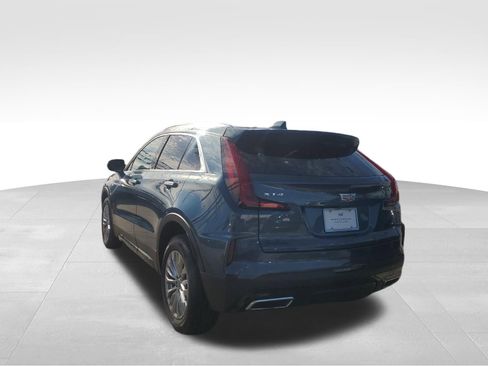 Used 2025 Cadillac XT4 Premium Luxury FWD image 6