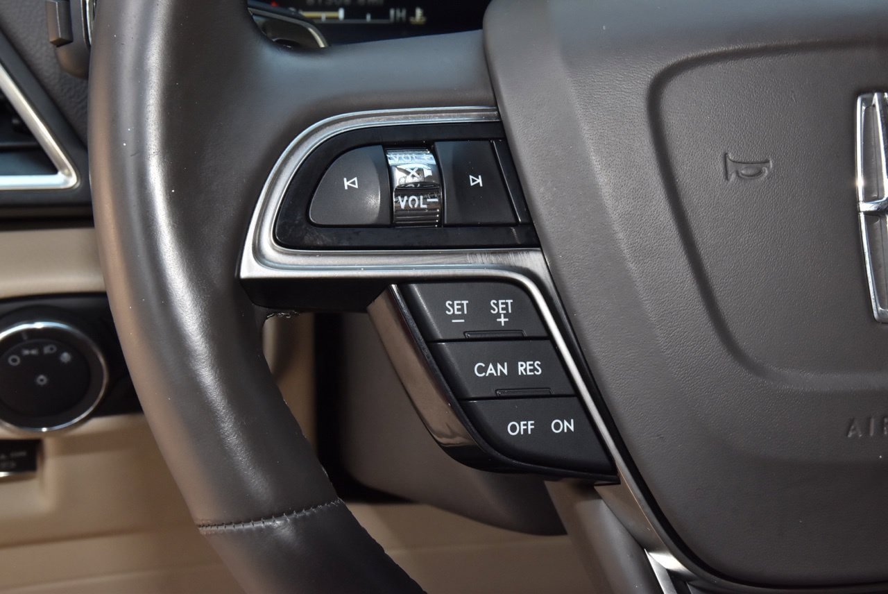 Used 2020 Lincoln Nautilus Reserve w/ Cargo Utility Package AWD/4WD image 21