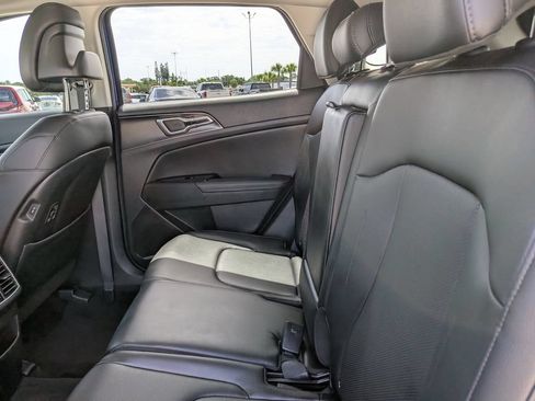 Certified 2025 Kia Sportage EX w/ Premium Package FWD image 19