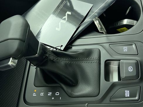 New 2026 Kia Carnival FWD image 24