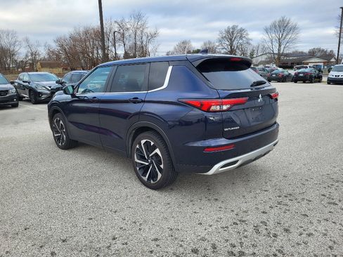 Used 2023 Mitsubishi Outlander SE image 11