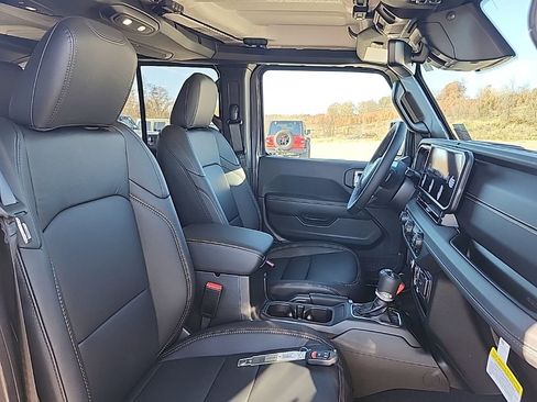 New 2026 Jeep Wrangler Unlimited Sahara AWD/4WD image 12