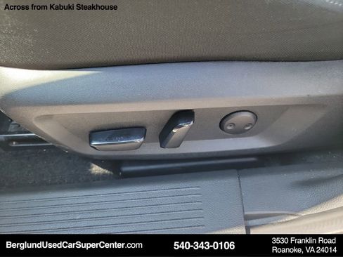 Used 2023 Nissan Rogue SV image 25