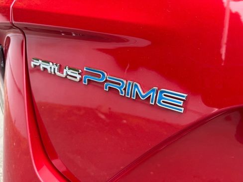 Used 2020 Toyota Prius Prime XLE FWD image 7