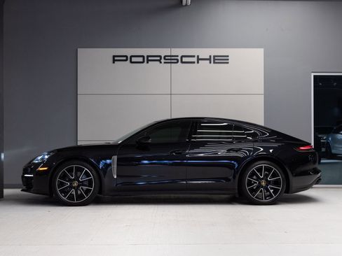 Certified 2023 Porsche Panamera 4 Platinum Edition w/ Assistance Package AWD/4WD image 2