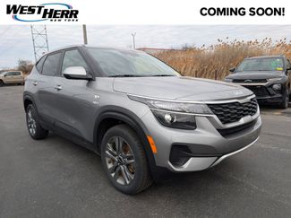 Used 2023 Kia Seltos LX video 1