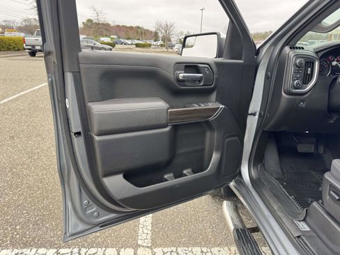 Used 2022 Chevrolet Silverado 1500 LT image 38