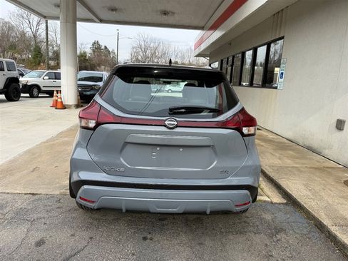 Used 2022 Nissan Kicks SR w/ Premium Package image 11