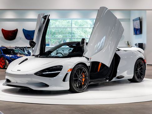 New 2027 McLaren 750S Spider RWD image 5