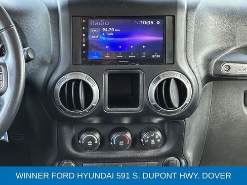 Used 2018 Jeep Wrangler Unlimited Sport w/ Connectivity Group AWD/4WD image 12